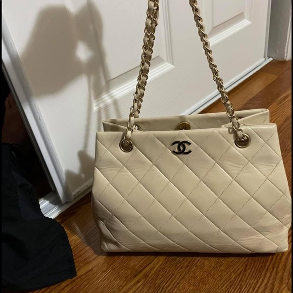 SOLD Chanel chain bag - Picture 11 of 11